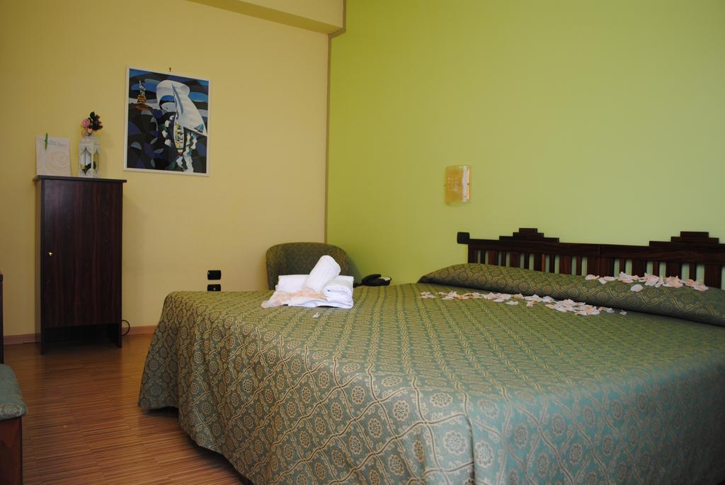 Hotel Rosa Del Deserto Castrocaro Terme Exterior foto