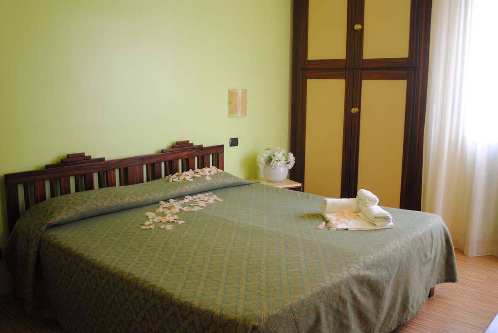 Hotel Rosa Del Deserto Castrocaro Terme Exterior foto