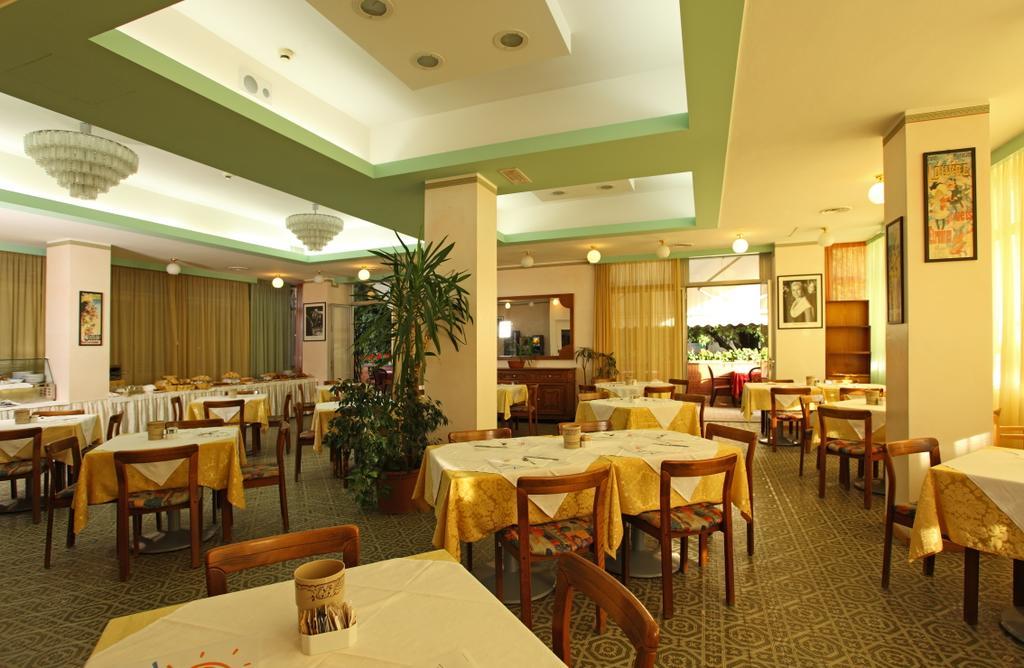 Hotel Rosa Del Deserto Castrocaro Terme Exterior foto