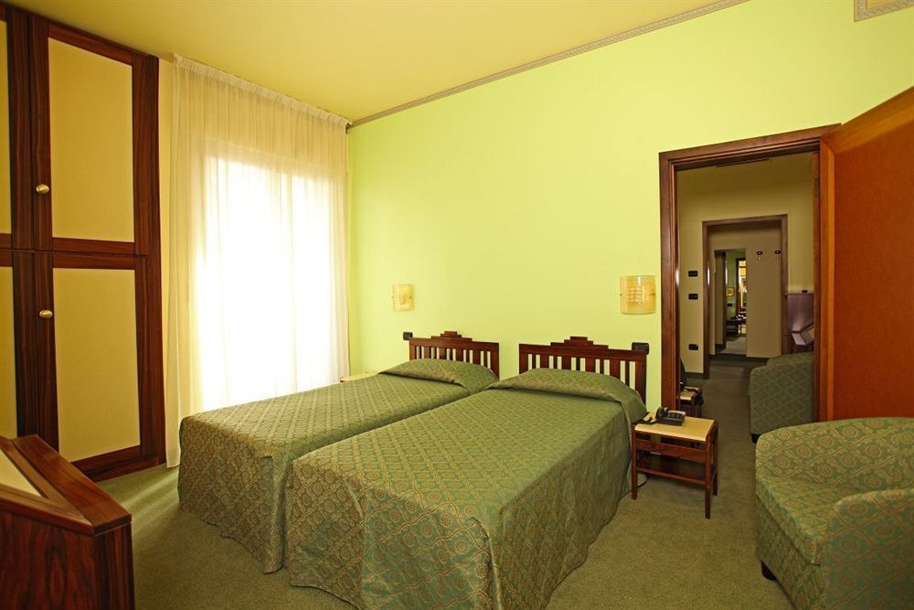 Hotel Rosa Del Deserto Castrocaro Terme Exterior foto